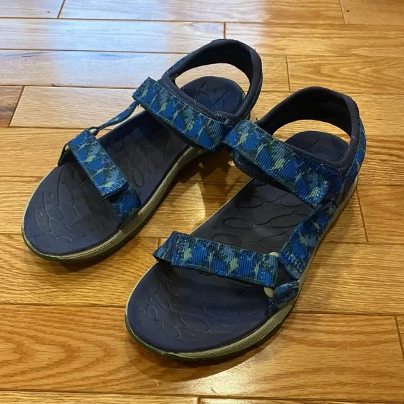 Merrell Sandals size 3M. - Picture 3 of 7